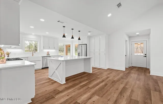 $429,000 | 125 B Barr Hill Drive, Magee, MS 39111