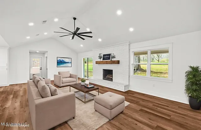 $429,000 | 125 B Barr Hill Drive, Magee, MS 39111