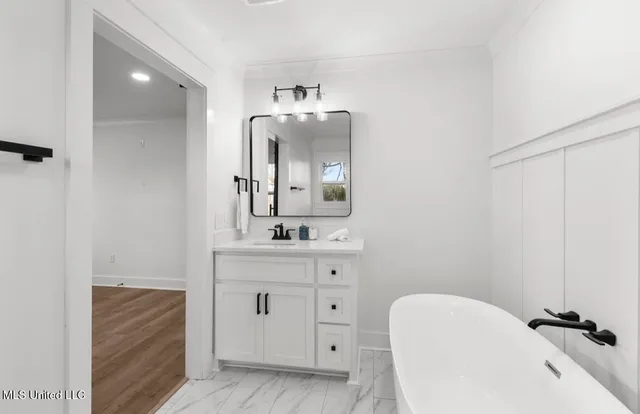 $429,000 | 125 B Barr Hill Drive, Magee, MS 39111