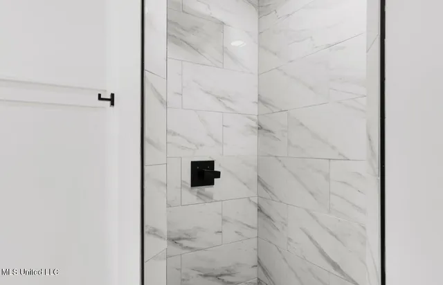 $429,000 | 125 B Barr Hill Drive, Magee, MS 39111