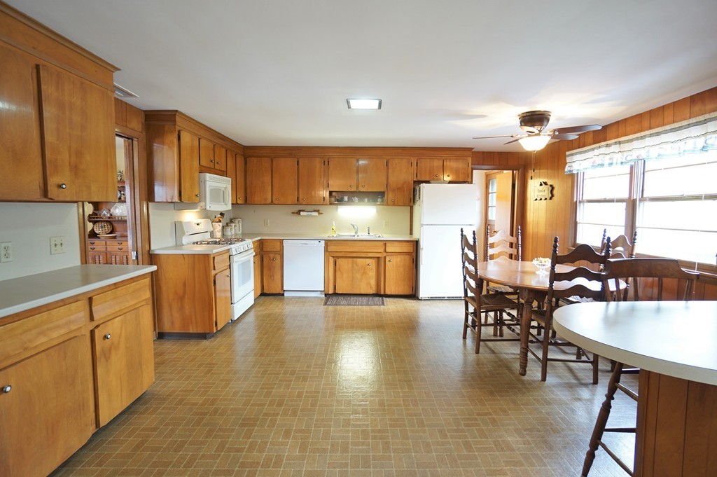 21 Hundreds Road Westborough, MA 01581 - Photo 5 of 30 Gallery Image 5