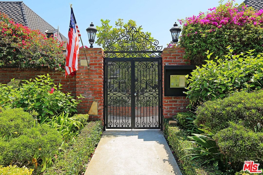 8120 Redlands Street, Unit 9 Playa del Rey, CA 90293 - Photo 1 of 17 Gallery Image 1