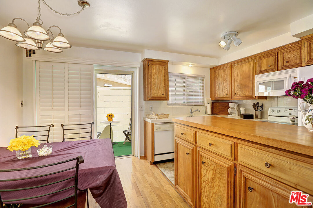 8120 Redlands Street, Unit 9 Playa del Rey, CA 90293 - Photo 10 of 17 Gallery Image 10