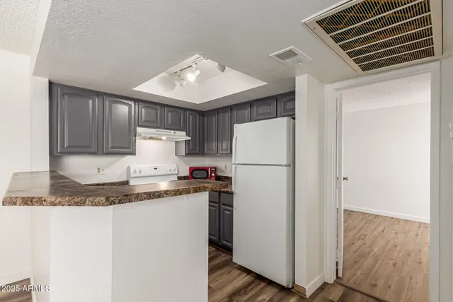 $900 | 3601 West Tierra Buena Lane, Unit 247, Phoenix, AZ 85053