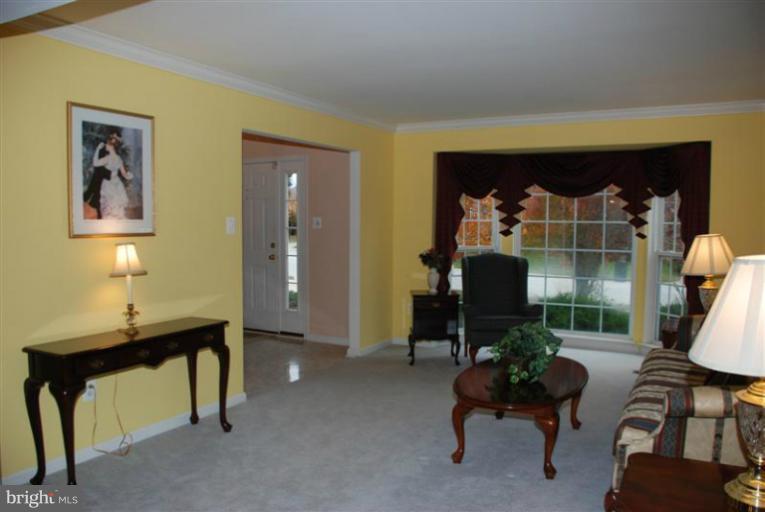 5919 Clear Ridge Road Elkridge, MD 21075 - Photo 9 of 30 Living Room