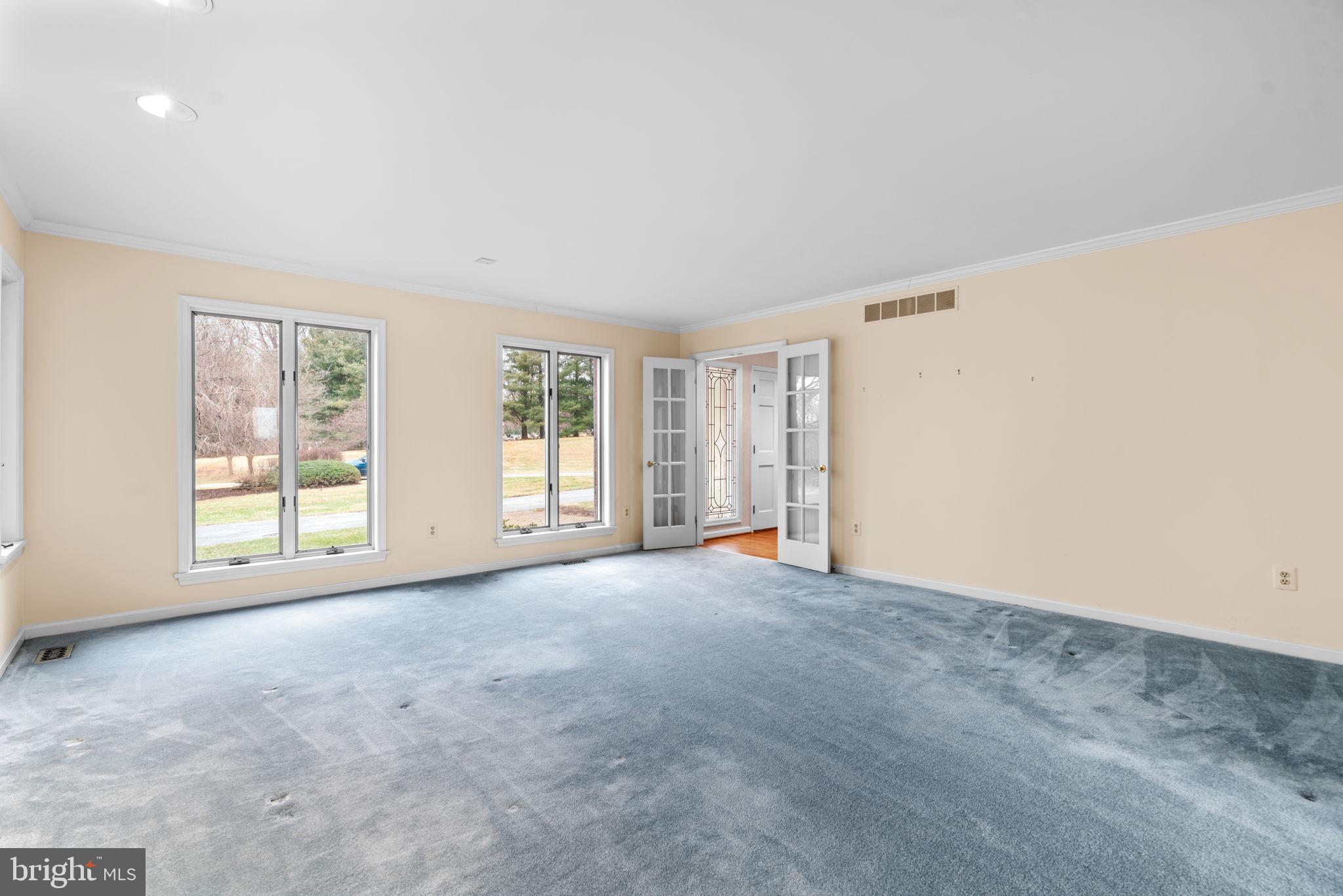 6005 Ten Oaks Road Clarksville, MD 21029 - Photo 34 of 86 an empty room with windows