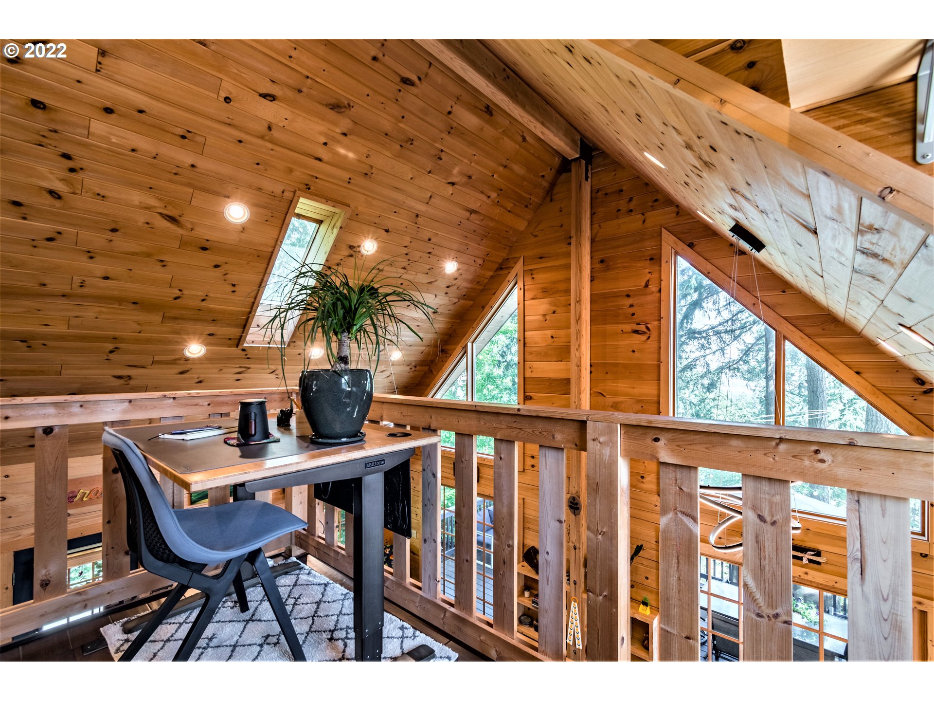 3330 Videra Drive Eugene, OR 97405 - Photo 23 of 32 a view of balcony with furniture and outdoor seating