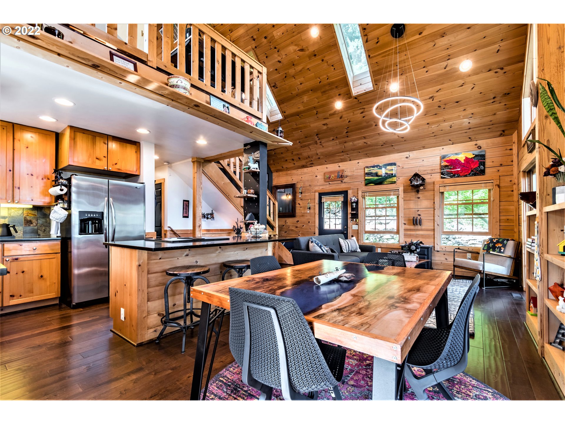 3330 Videra Drive Eugene, OR 97405 - Photo 8 of 32 a very nice looking dining room with a table and chairs