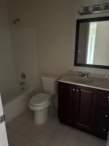 $2,700 | 51 Mayfair Lane, Boynton Beach, FL 33426