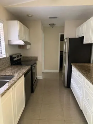 $2,700 | 51 Mayfair Lane, Boynton Beach, FL 33426