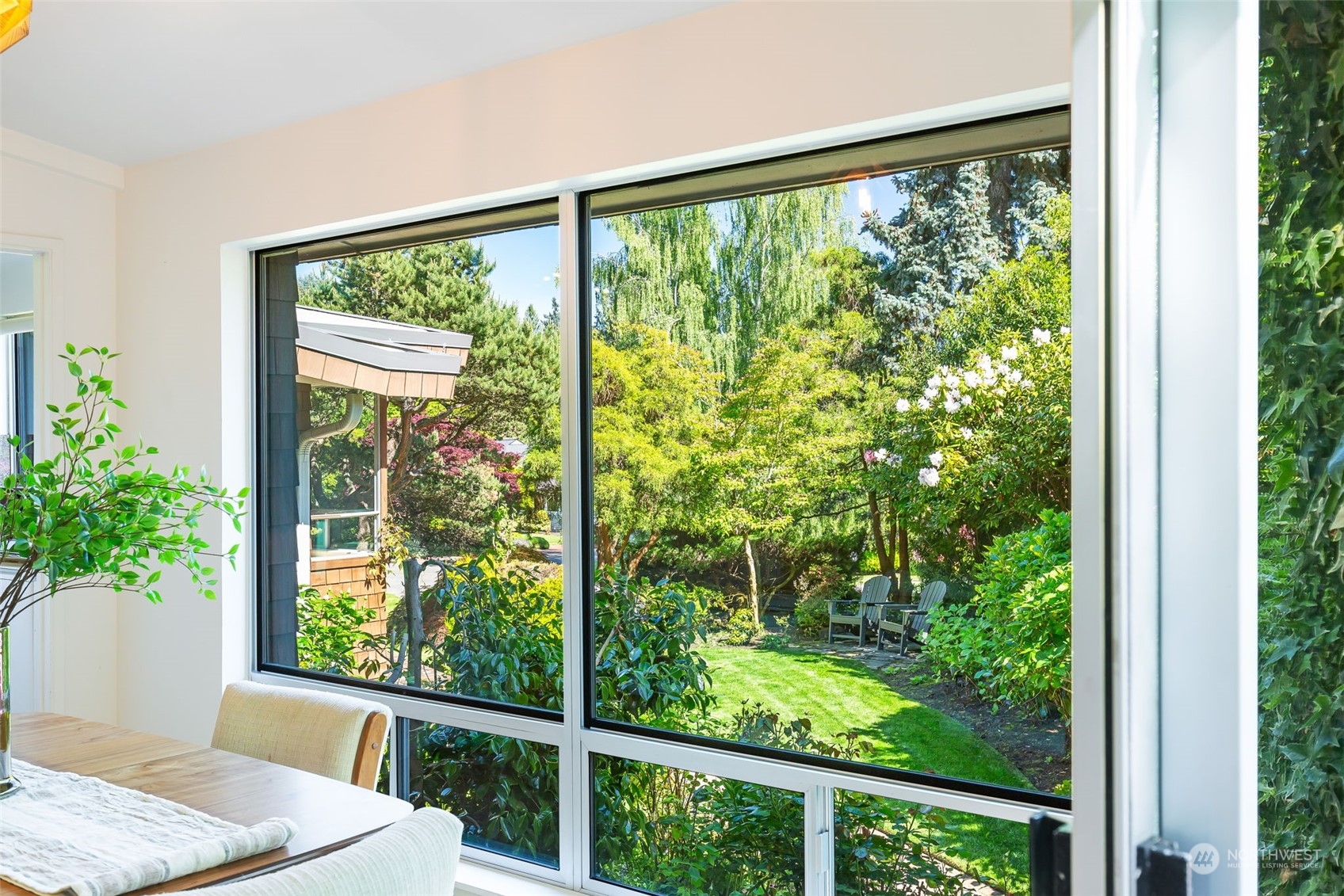 5505 Coniston Road Northeast Seattle, WA 98105 - Photo 12 of 40 Gallery Image 12