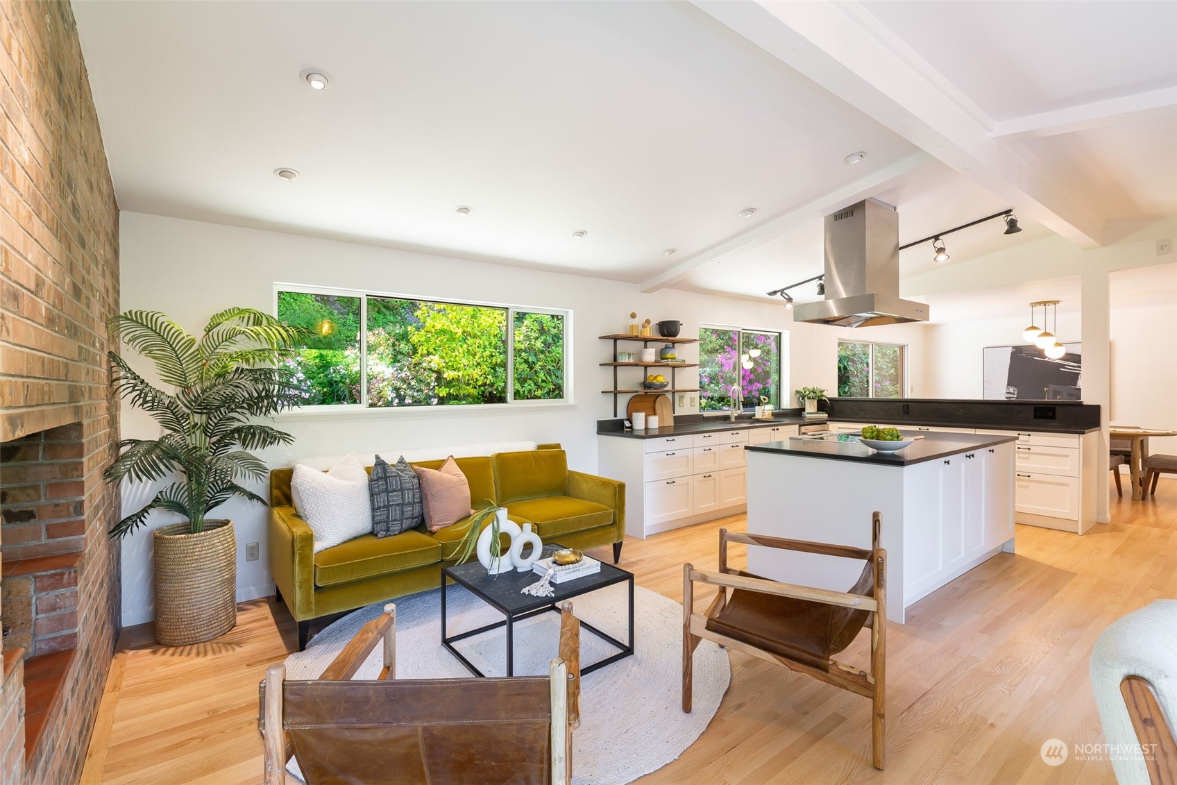 5505 Coniston Road Northeast Seattle, WA 98105 - Photo 13 of 40 Gallery Image 13