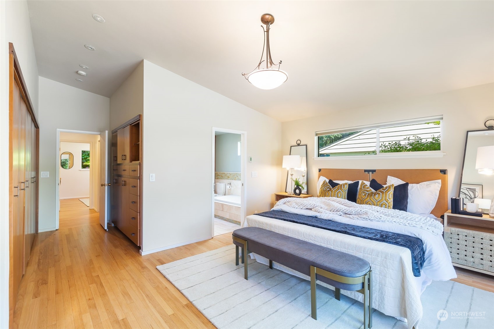 5505 Coniston Road Northeast Seattle, WA 98105 - Photo 19 of 40 Gallery Image 19