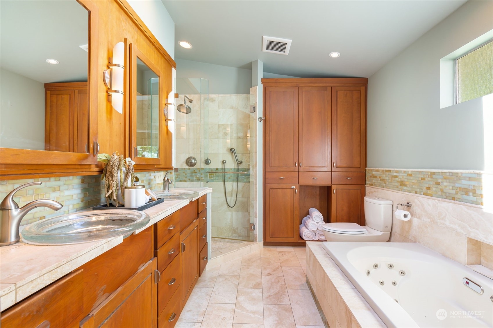 5505 Coniston Road Northeast Seattle, WA 98105 - Photo 21 of 40 Gallery Image 21