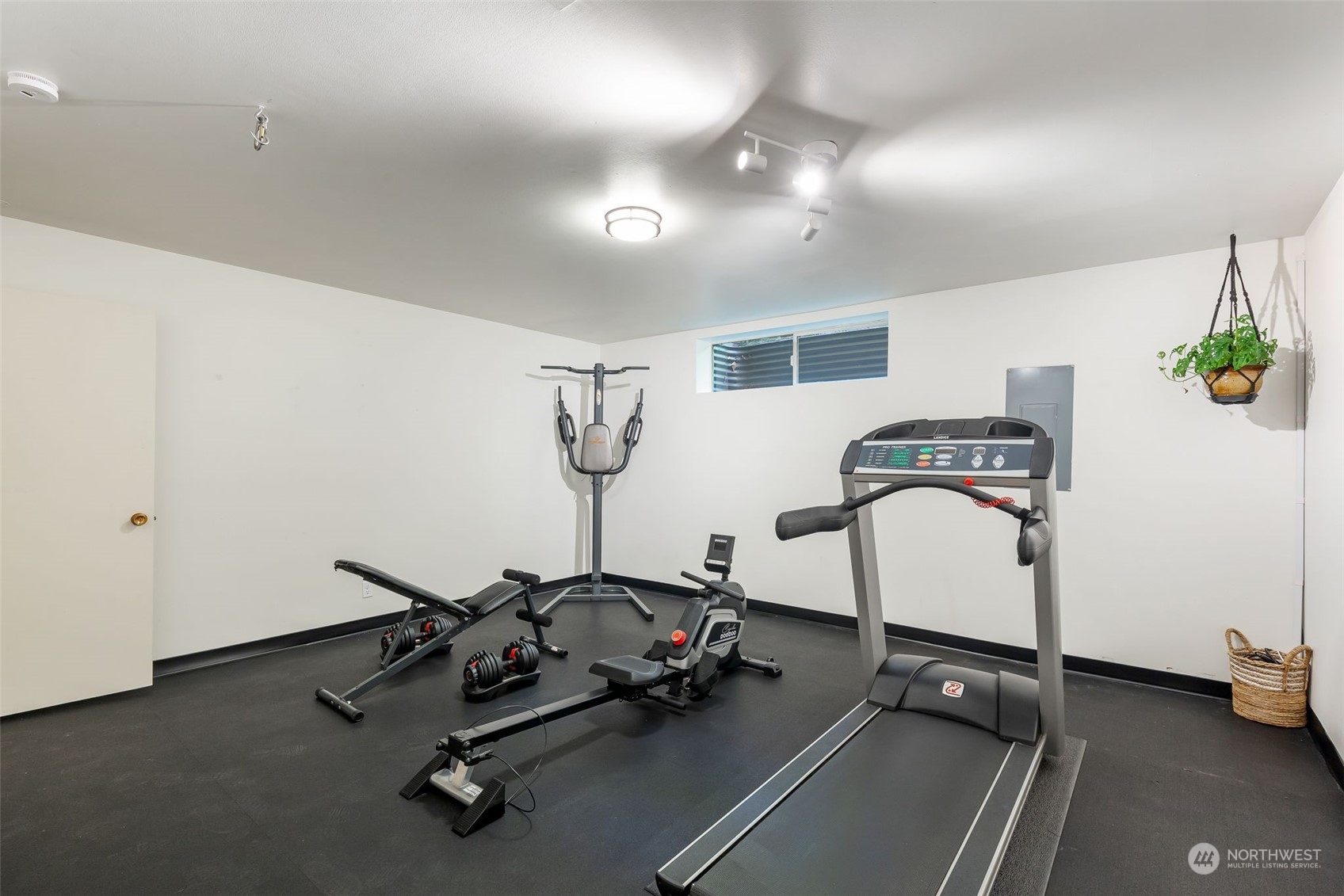5505 Coniston Road Northeast Seattle, WA 98105 - Photo 30 of 40 Gallery Image 30