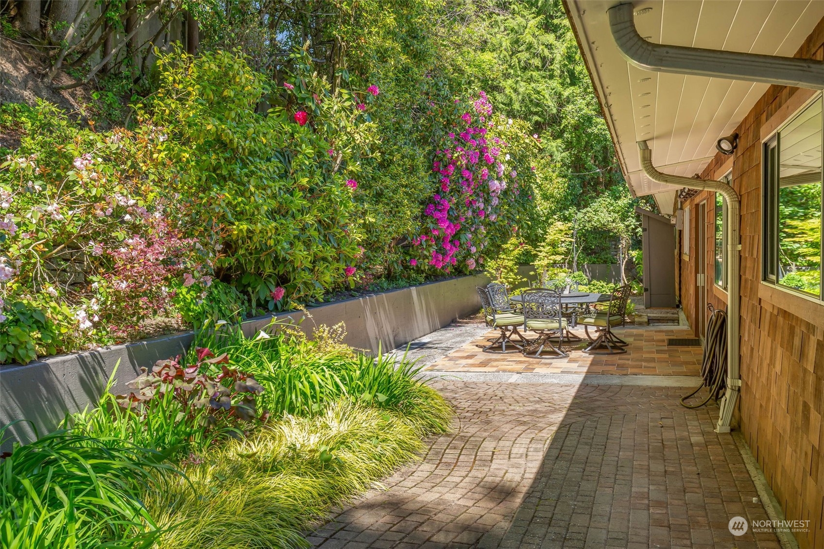 5505 Coniston Road Northeast Seattle, WA 98105 - Photo 32 of 40 Gallery Image 32