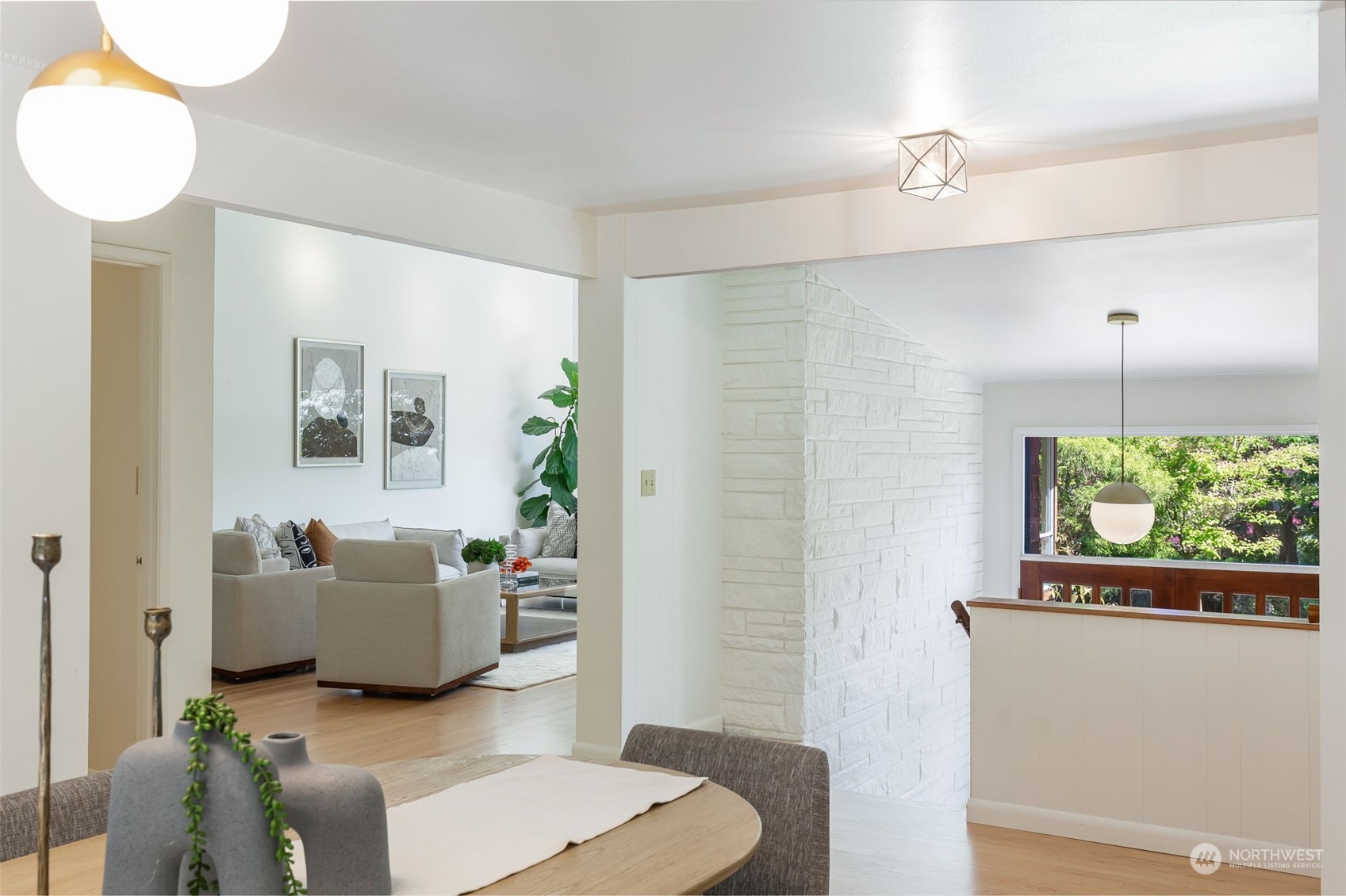 5505 Coniston Road Northeast Seattle, WA 98105 - Photo 8 of 40 Gallery Image 8