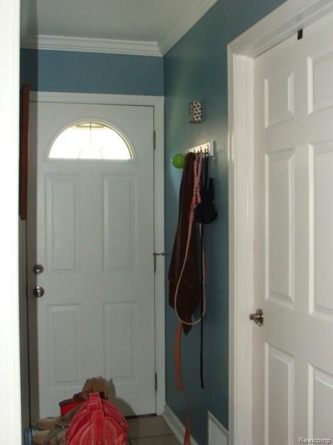 734 Miller Road Lake Orion, MI 48362 - Photo 35 of 54 Side Entrance.jpg