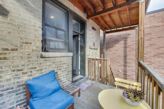 $450,000 | 2707 North Wilton Avenue, Unit 3, Chicago, IL 60614