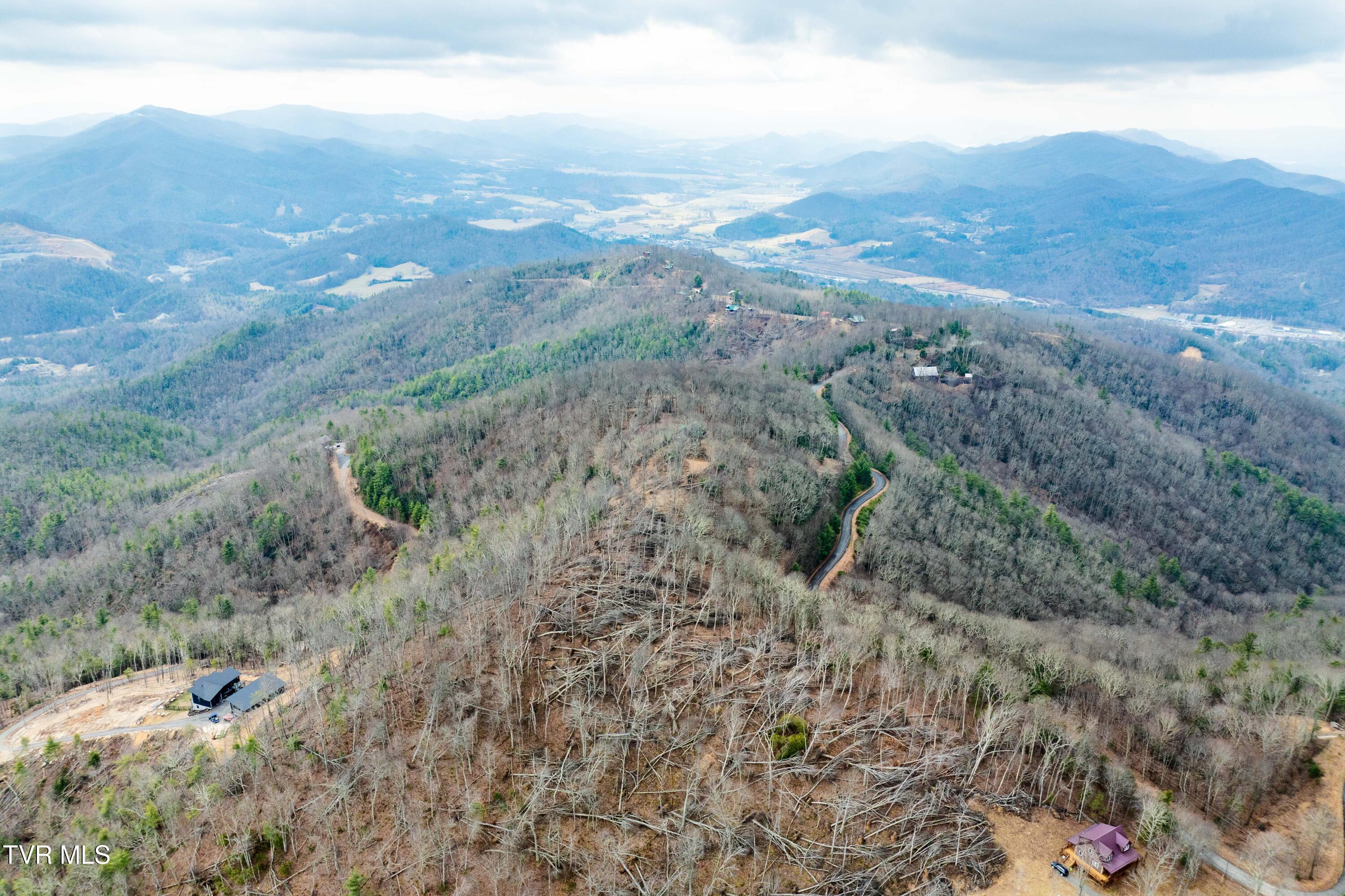 R-6 Callalantee Drive, Unit R6 Mountain City, TN 37683 - Photo 13 of 19 TBD CALLALANTEE DR (14 of 25)