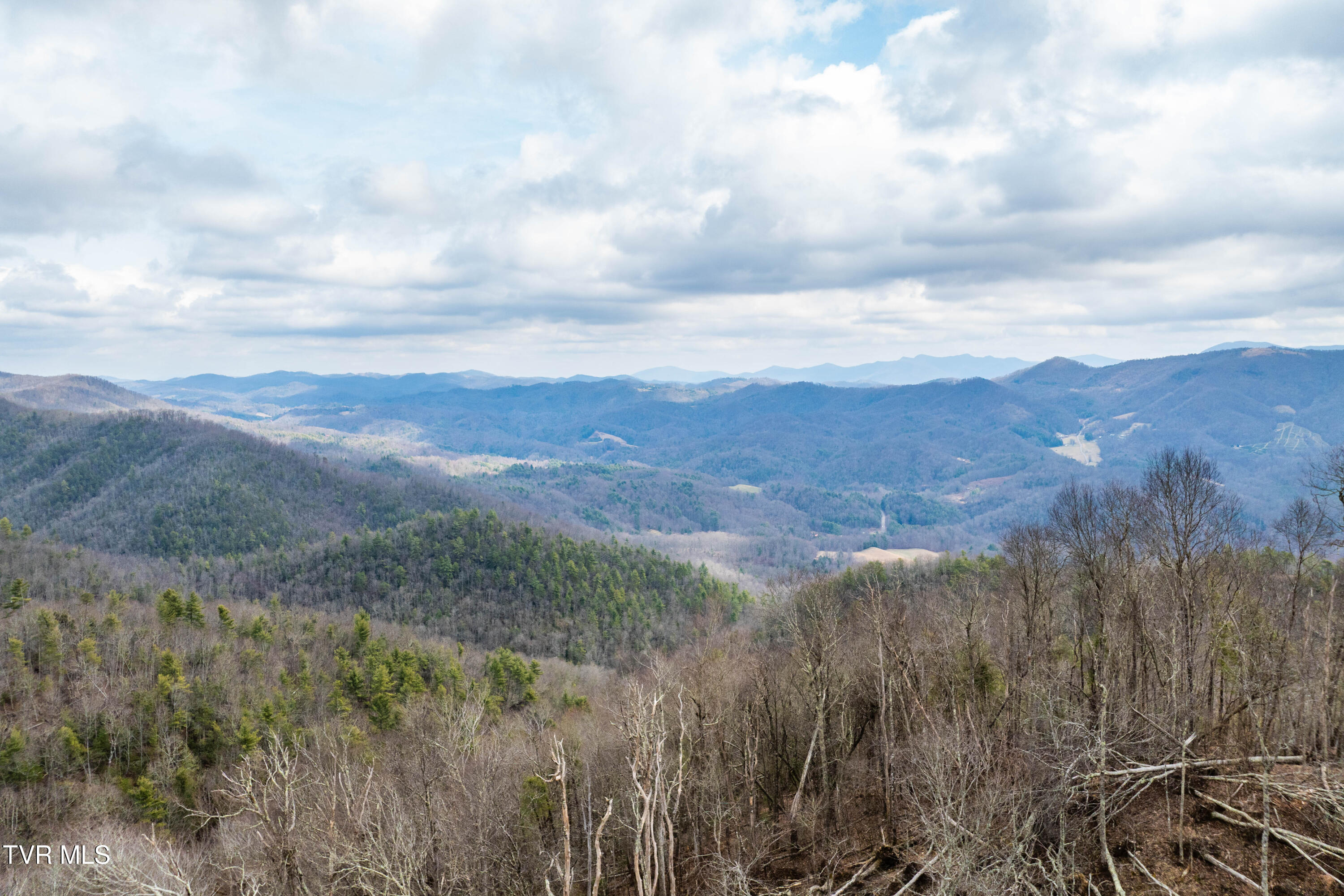 R-6 Callalantee Drive, Unit R6 Mountain City, TN 37683 - Photo 16 of 19 TBD CALLALANTEE DR (19 of 25)