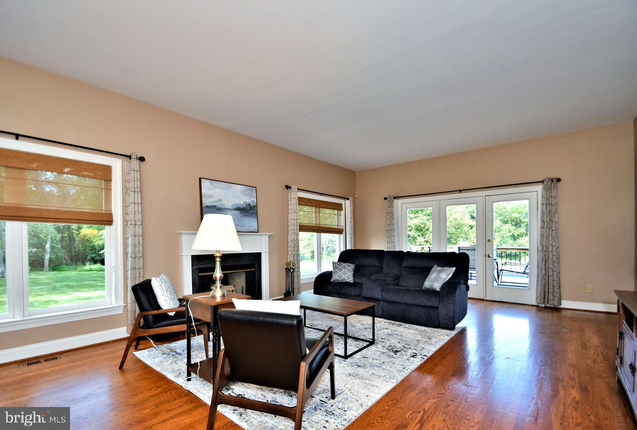 315 Nottingham Drive Spring City, PA 19475 - Photo 5 of 38 Living room