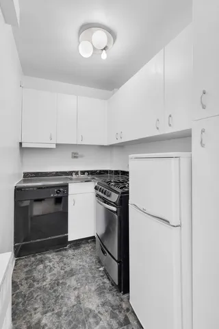 $449,000 | 446 East 86th Street, Unit 6A | Upper East Side
