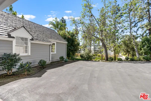 $26,500 | 926 North Alpine Drive, Beverly Hills, CA 90210