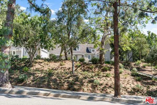 $26,500 | 926 North Alpine Drive, Beverly Hills, CA 90210