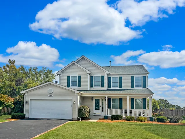 $425,000 | 619 Oxford Court, Lindenhurst, IL 60046
