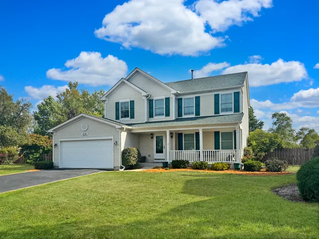 $425,000 | 619 Oxford Court, Lindenhurst, IL 60046