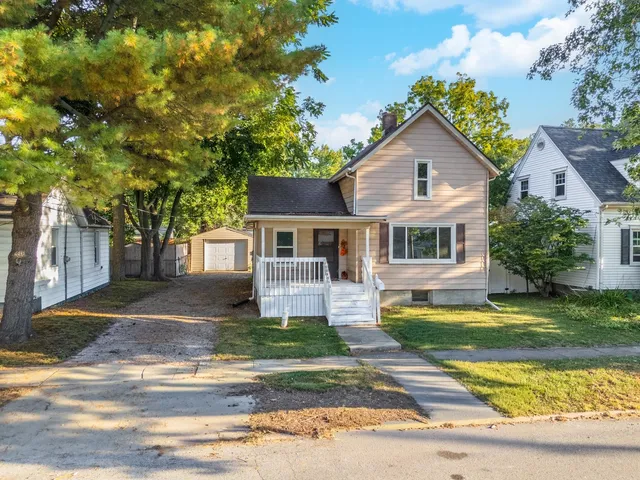 $170,000 | 608 Harris Street, Normal, IL 61761