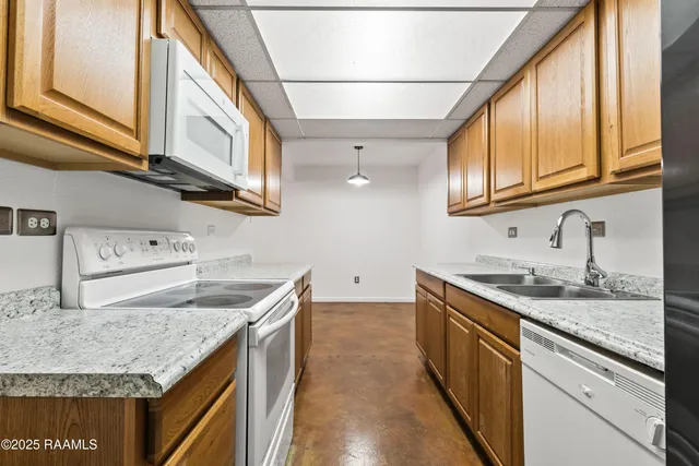 $112,000 | 200 Lodge Drive, Unit 1206, Lafayette, LA 70506