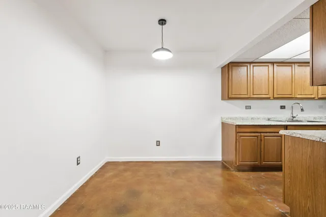 $112,000 | 200 Lodge Drive, Unit 1206, Lafayette, LA 70506