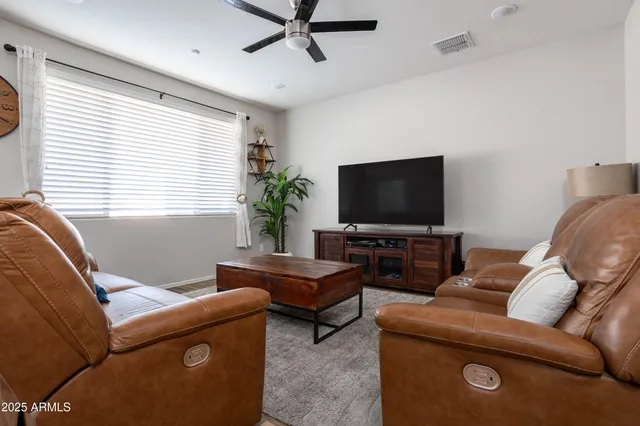 $515,000 | 7039 North 84th Avenue, Glendale, AZ 85305