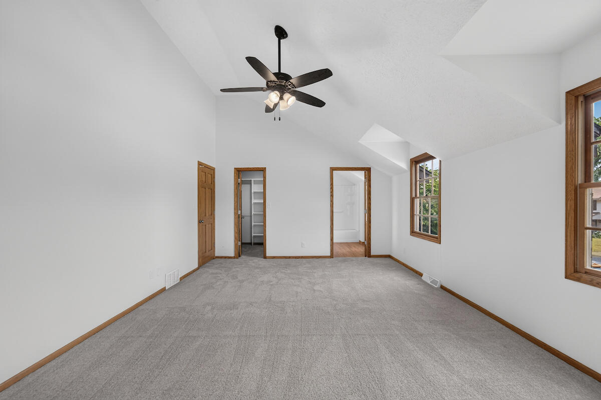 5417 Sandhill Road Caledonia, WI 53402 - Photo 17 of 29 Primary Suite