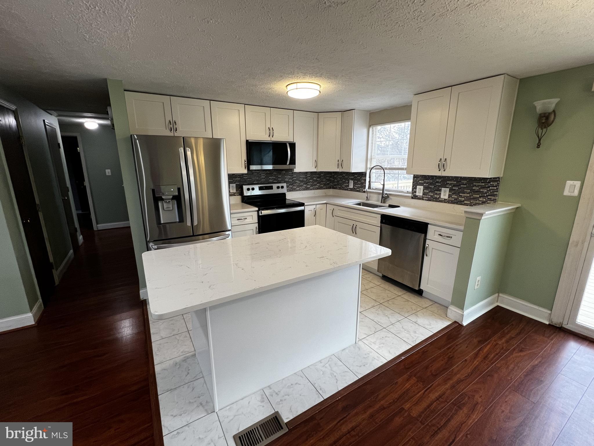 7616 Croydon Place Manassas, VA 20109 - Photo 4 of 20