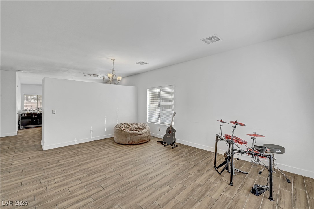 6316 Morning Roses Drive North Las Vegas, NV 89031 - Photo 5 of 37