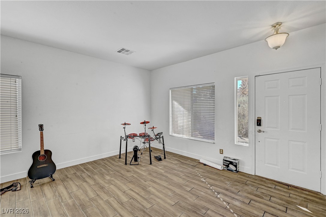 6316 Morning Roses Drive North Las Vegas, NV 89031 - Photo 6 of 37