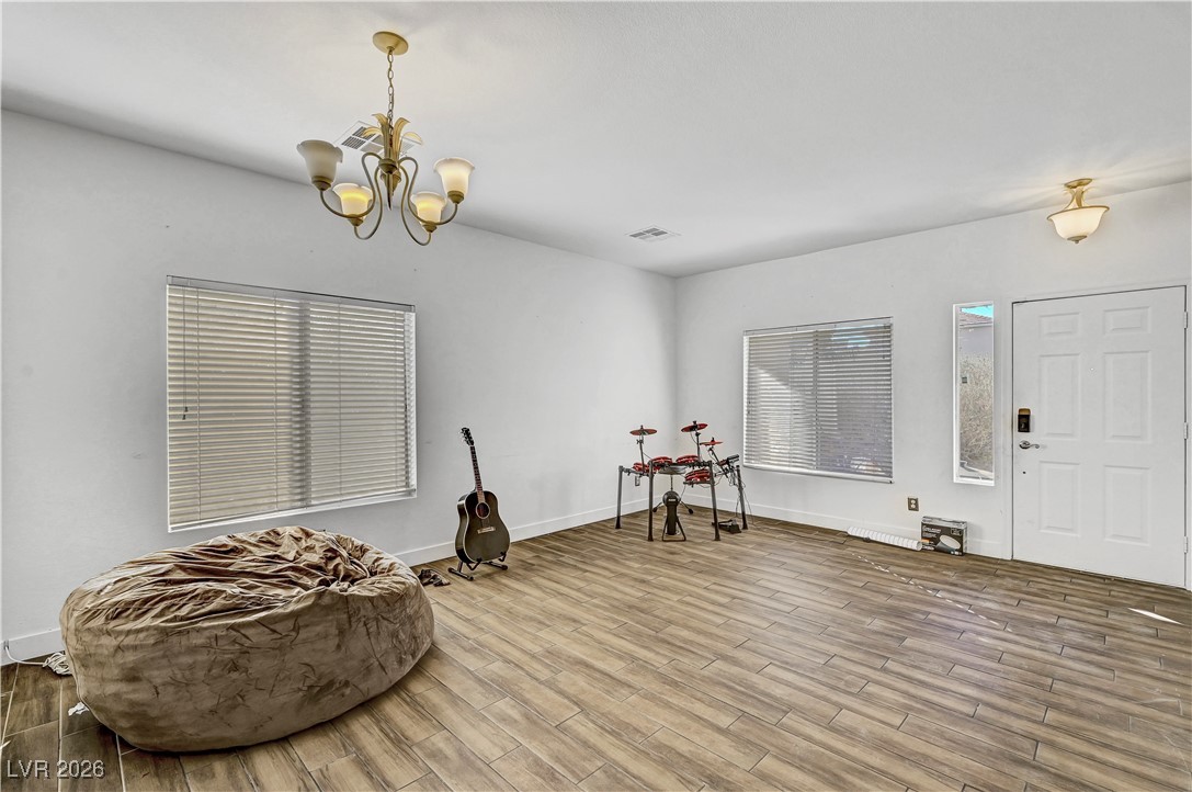 6316 Morning Roses Drive North Las Vegas, NV 89031 - Photo 8 of 37