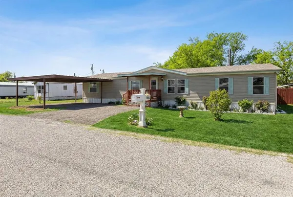 $240,000 | 900 Flamingo Road, Granbury, TX 76049