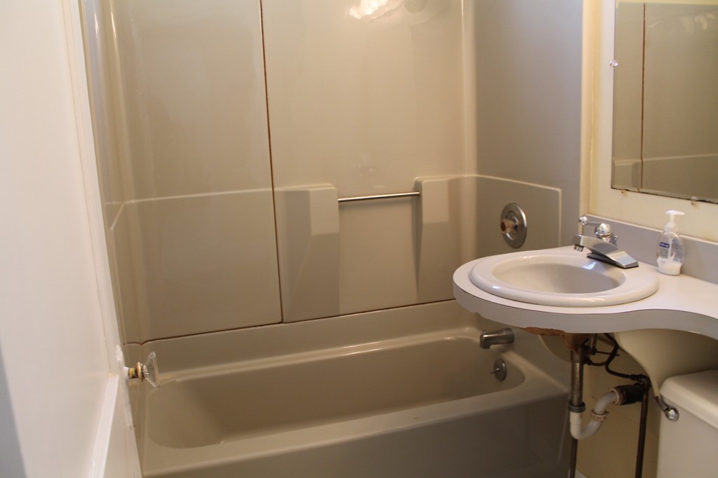 305 Tremont Street Springfield, MA 01104 - Photo 14 of 27 Gallery Image 14
