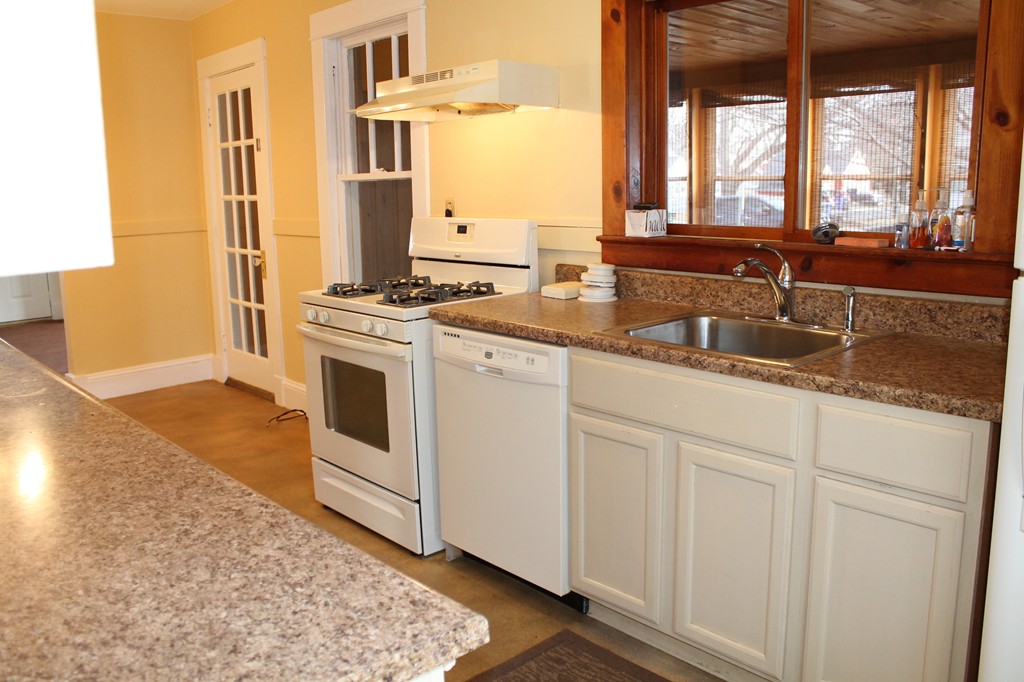 305 Tremont Street Springfield, MA 01104 - Photo 5 of 27 Gallery Image 5