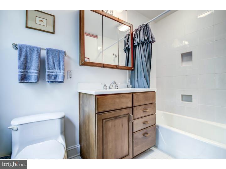 4301 Pyles Ford Road Wilmington, DE 19807 - Photo 20 of 25 Bathroom