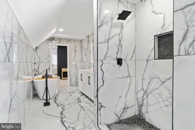 a hallway with entryway