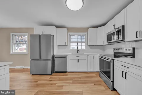 $550,000 | 323 Edgewood Avenue, Lansdale, PA 19446