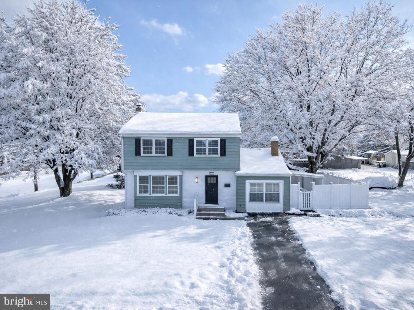 323 Edgewood Avenue Lansdale, PA 19446 - Photo 2 of 51