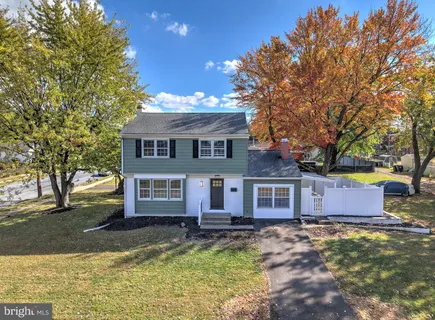 $550,000 | 323 Edgewood Avenue, Lansdale, PA 19446