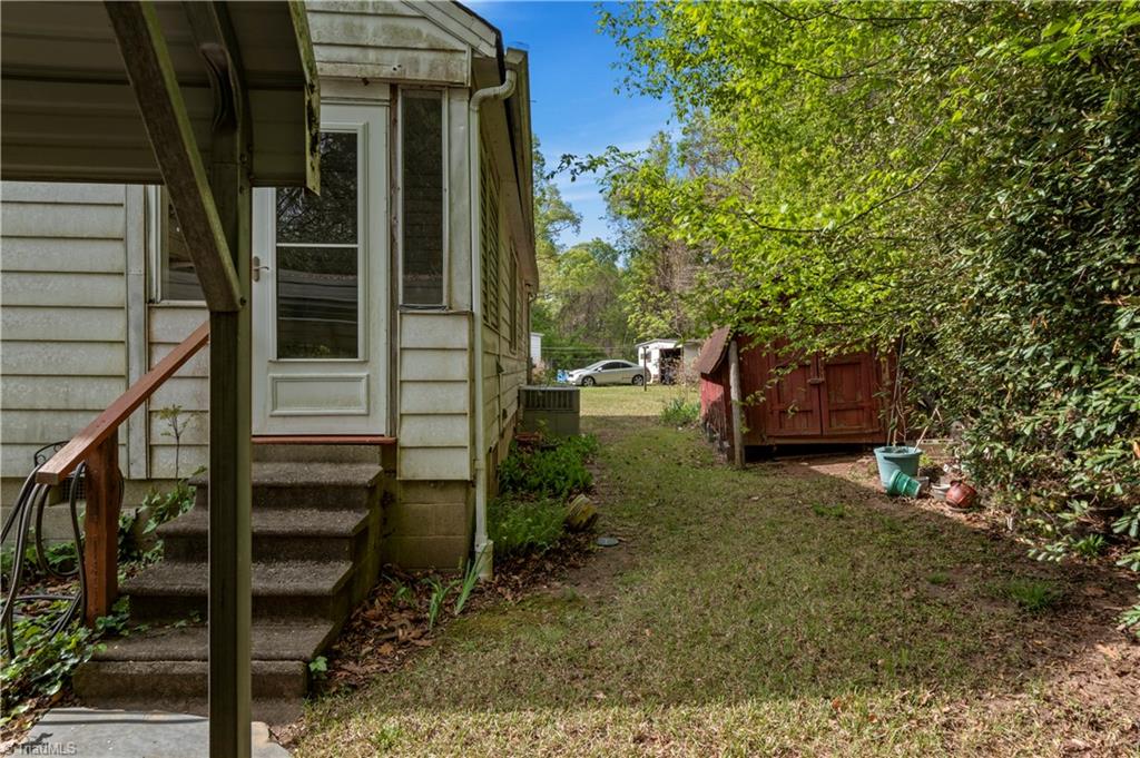 4756 Baux Mountain Road Winston-Salem, NC 27105 - Photo 19 of 24