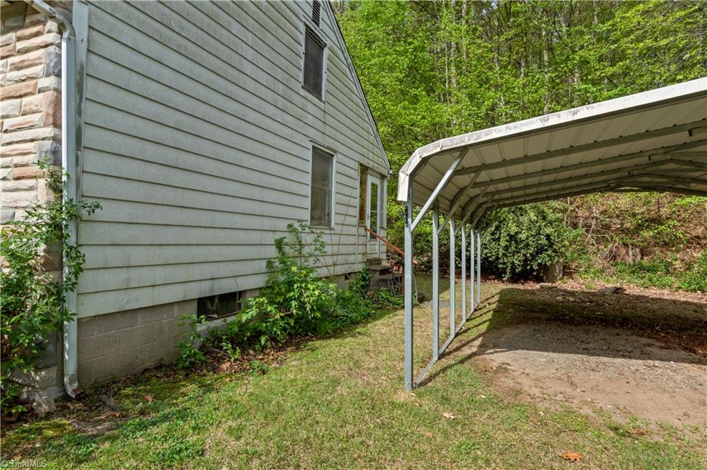 4756 Baux Mountain Road Winston-Salem, NC 27105 - Photo 20 of 24